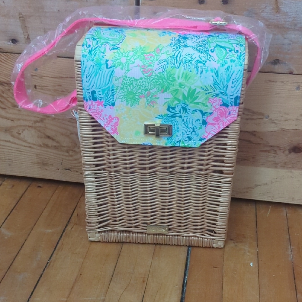 New.   Lily Pulitzer Wine Basket